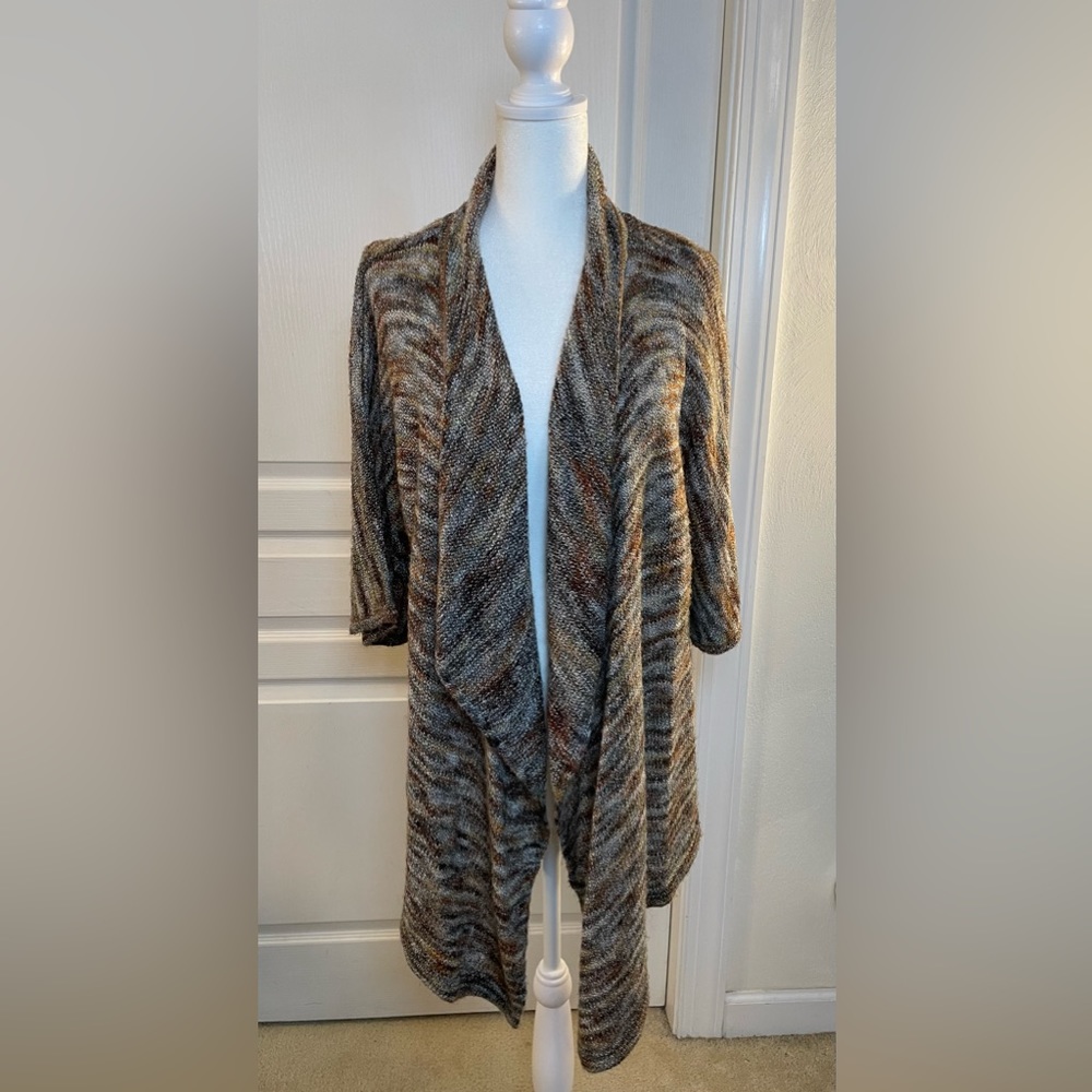 EUC. Open Cardigan, long in the front. Size XL. Elbow length sleeves.